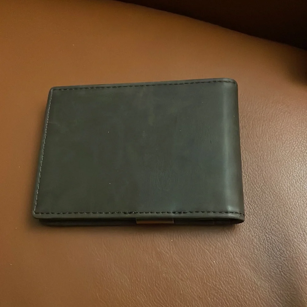 New Brown Leather Mens Wallet. New in the Box. Travando.